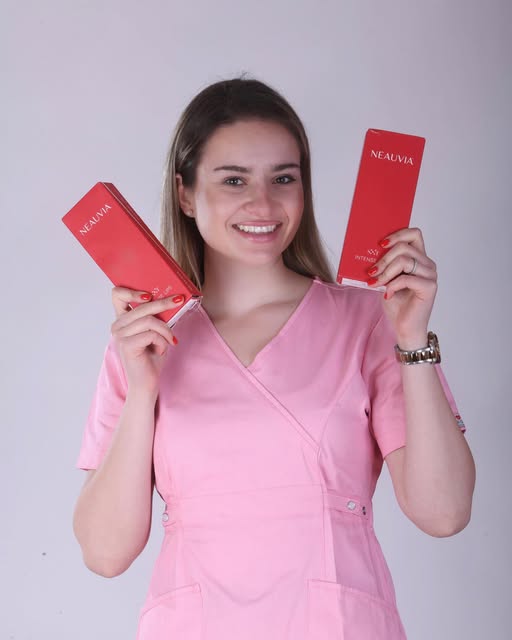 Dr Nađa Stašić, doktor stomatologije, u svojoj ordinaciji